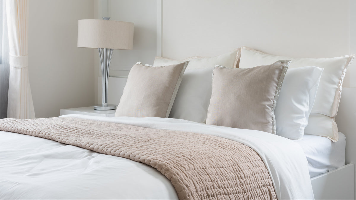 hotel bed linen